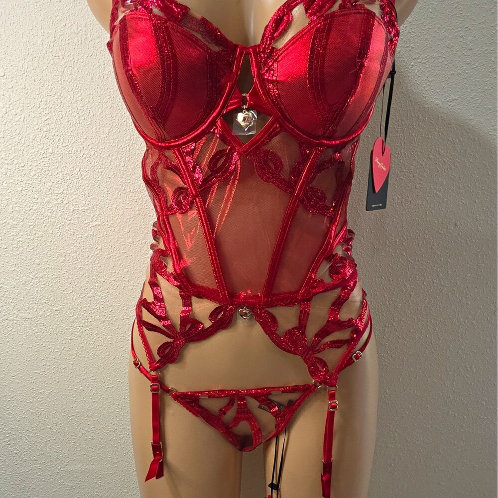 Honey Birdette